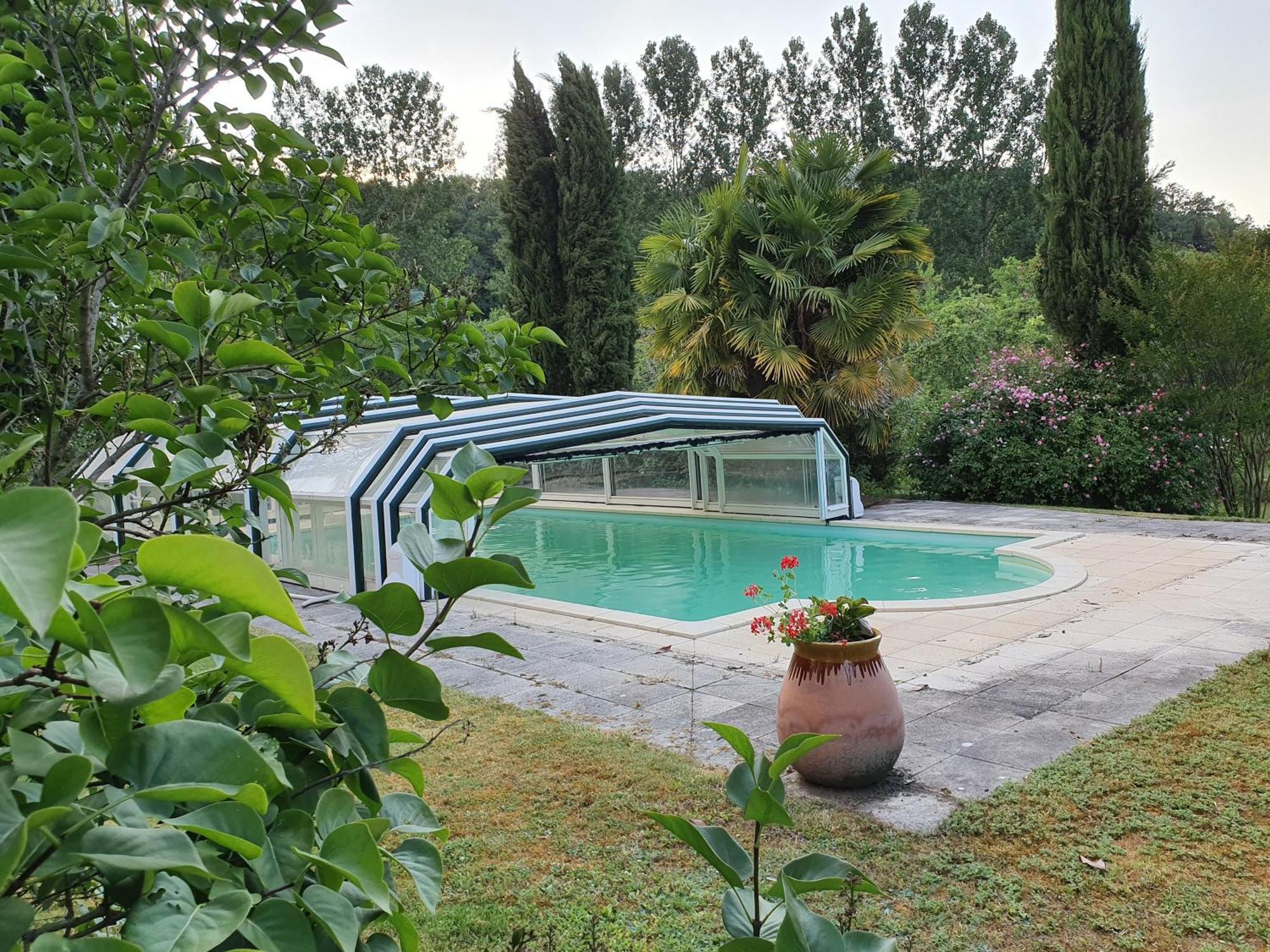 Grande Maison Avec Jardin, Tennis Et Piscine Prives Dans Le Calme Dun Vieux Village Lotois Strenquels Exterior foto